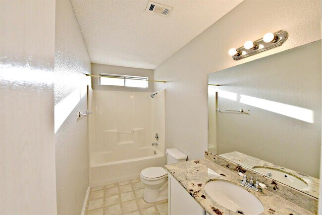 Building Photo - 511 Cripple Creek Rd