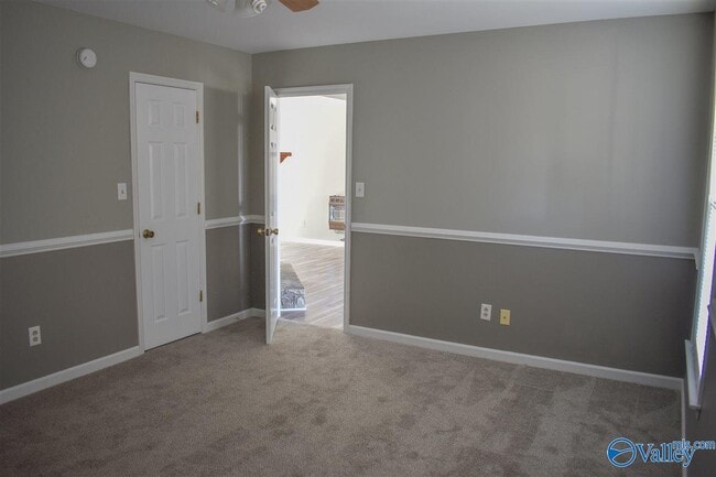 Building Photo - 105 Buttercup Ln