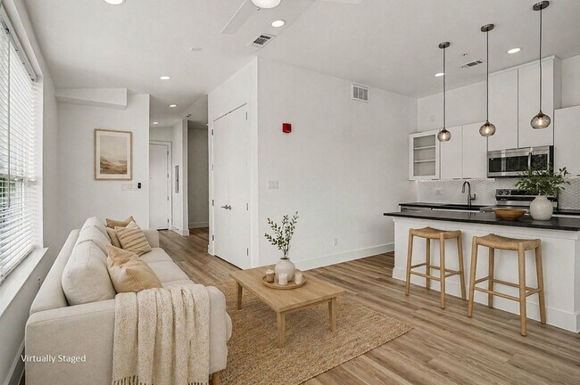 Building Photo - 2217 N Fitzhugh Ave