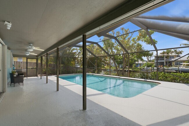 Building Photo - 1603 SW Seagull Way
