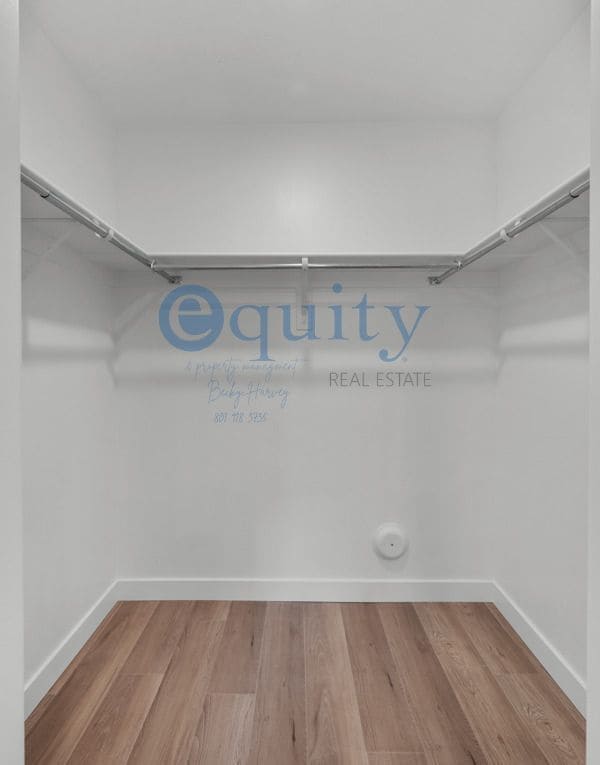 Building Photo - 1032 E 400 S