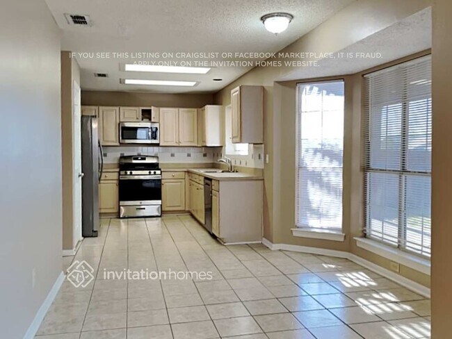 Building Photo - 3409 Windchase Dr