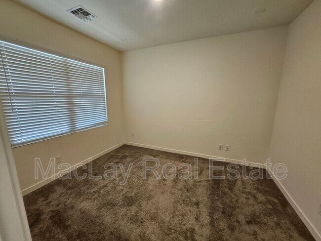 Building Photo - 4061 E Pony Ln