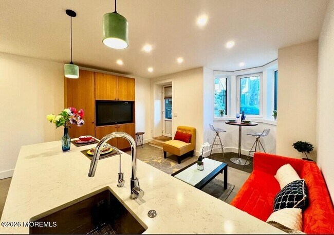 Building Photo - 71 Booraem Ave