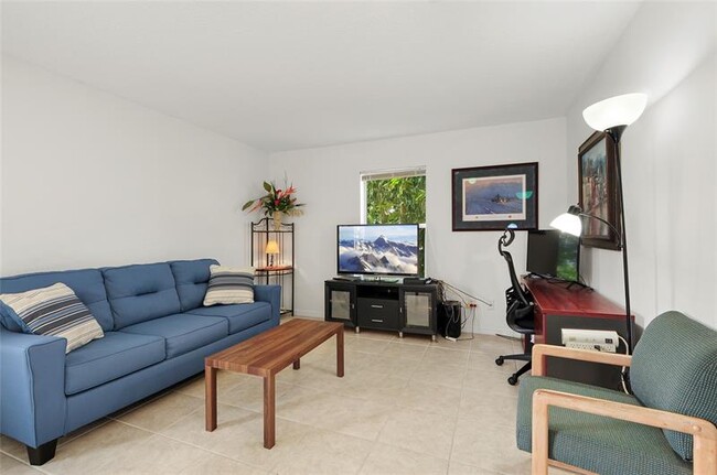 Primary Photo - 2210 S 34th St