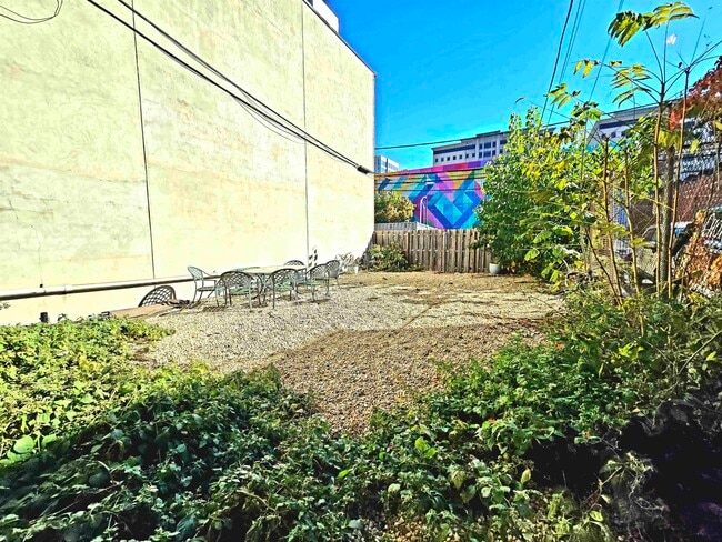 Building Photo - 123 Washington St