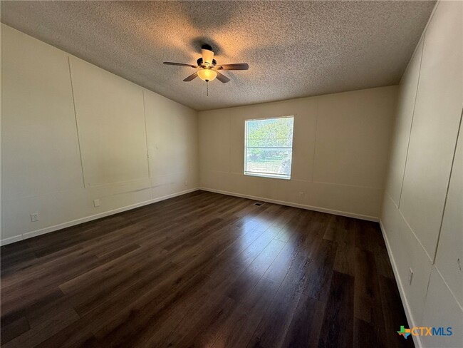 Building Photo - 786 Potthast Dr