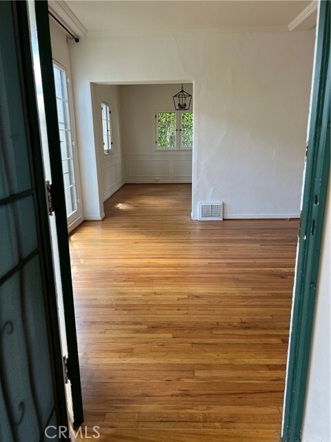 Building Photo - 353 S Orlando Ave