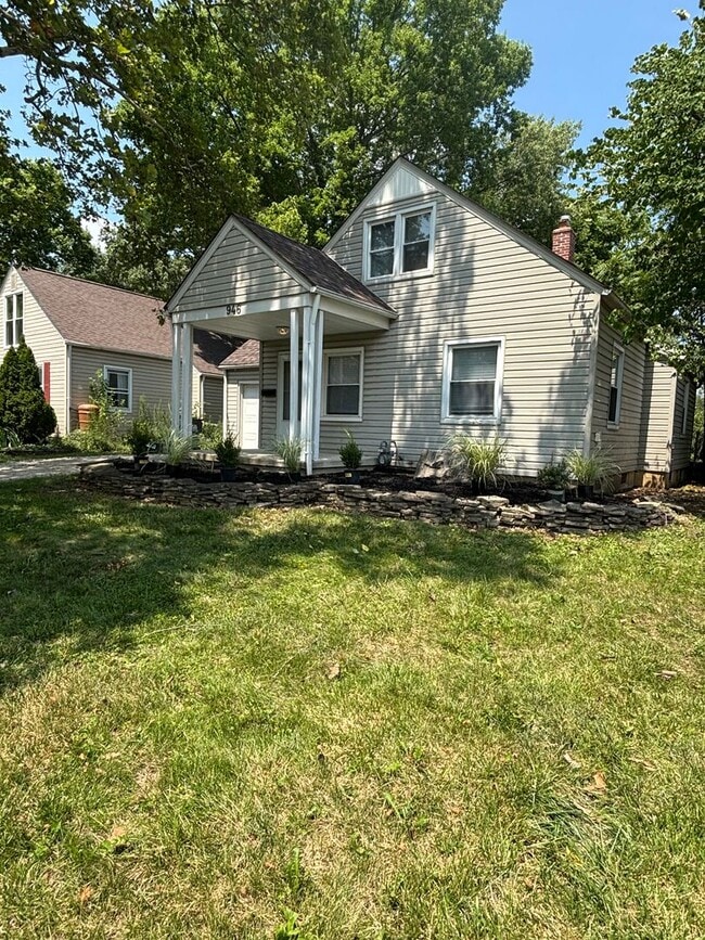 Building Photo - 946 Sells Ave