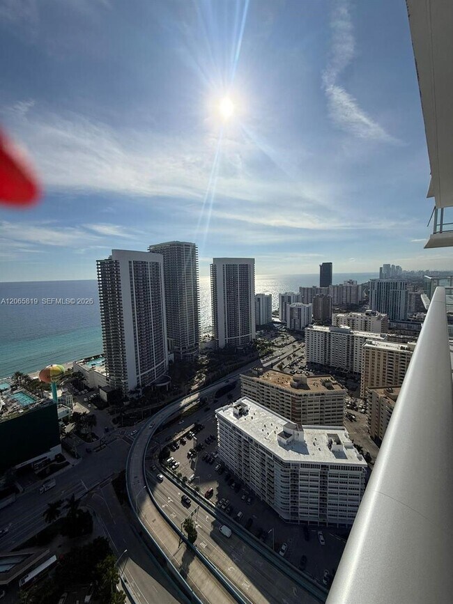 Building Photo - 4010 S Ocean Dr