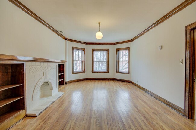 Building Photo - 2704 N Mildred Ave