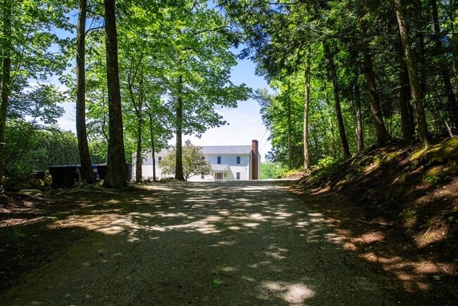 Building Photo - 159 Barre Paxton Rd