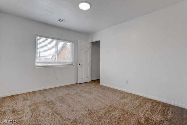 Building Photo - 6027 Gordon Creek Ave