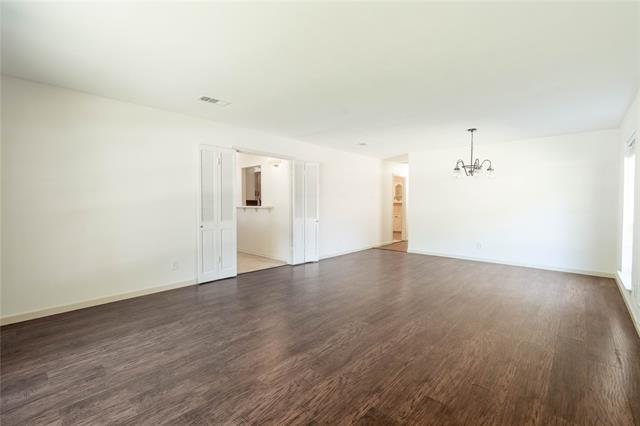 Building Photo - 2217 Sylvan Dr
