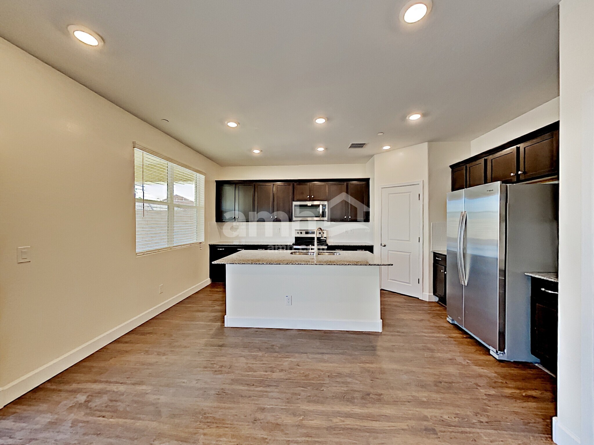 Building Photo - 5938 W Columbine Dr
