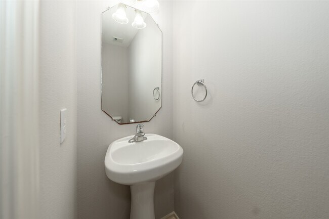 Building Photo - 14310 Mirkwood Ln