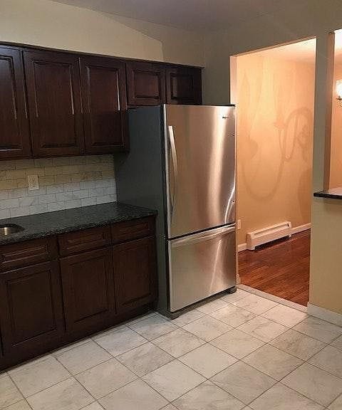 Building Photo - "Charming 3-Bedroom Oasis with 2 Full Bath...