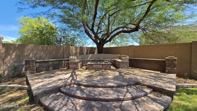 Building Photo - 20737 W Valley View Dr