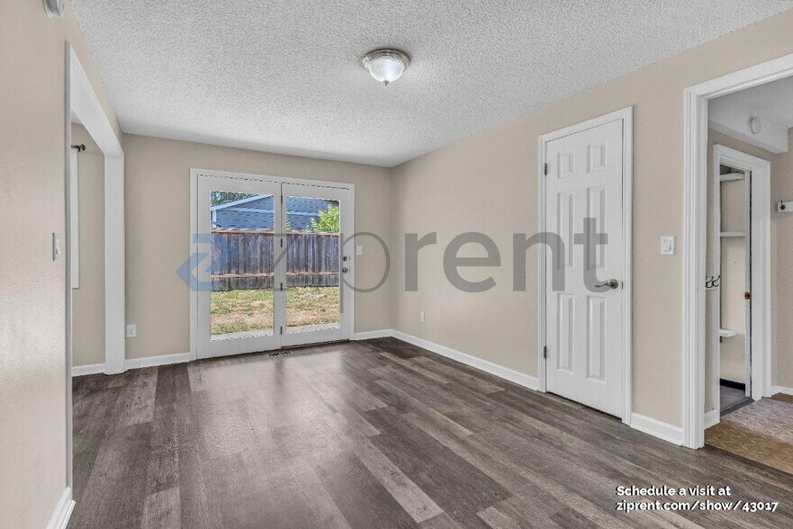 Building Photo - 12805 SW Washington St