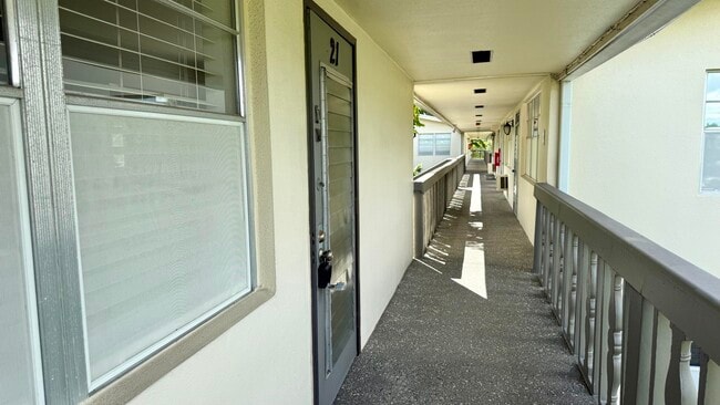 Building Photo - 21 Markham A