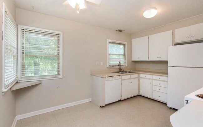 Building Photo - 3722 S Duff Ave