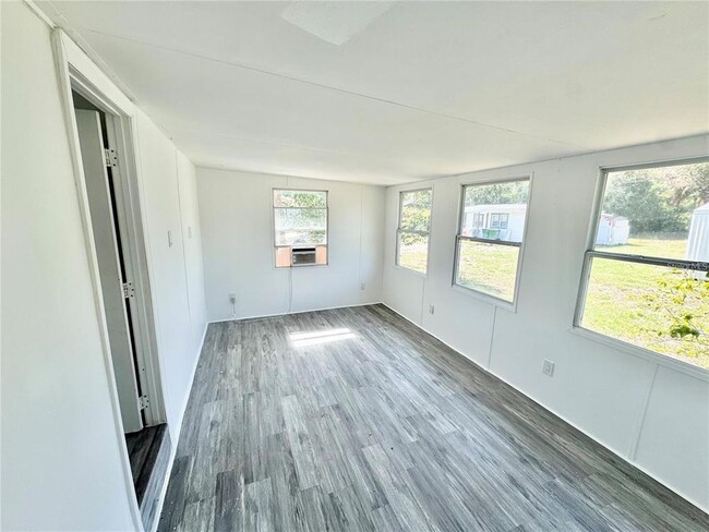Building Photo - 162 Sapodilla St