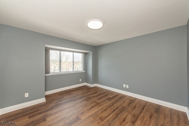 Building Photo - 56 Woods Edge Dr