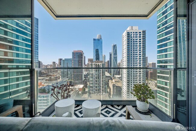 Building Photo - 425 1st St