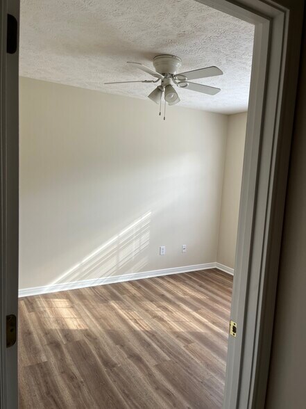 Building Photo - 6121 Upper Hunters Trace