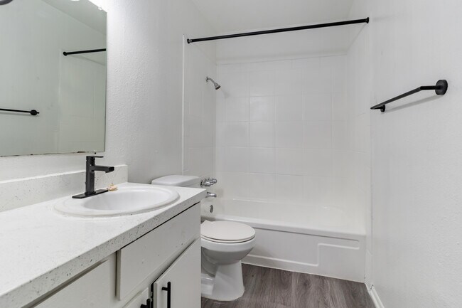 Building Photo - Tuscany Square Apartments