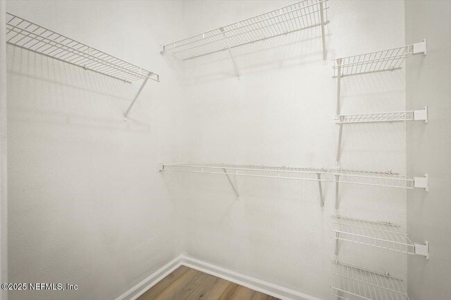 Building Photo - 10550 Baymeadows Rd