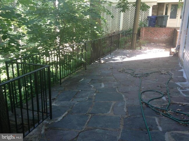 Building Photo - 3207 Circle Hill Rd