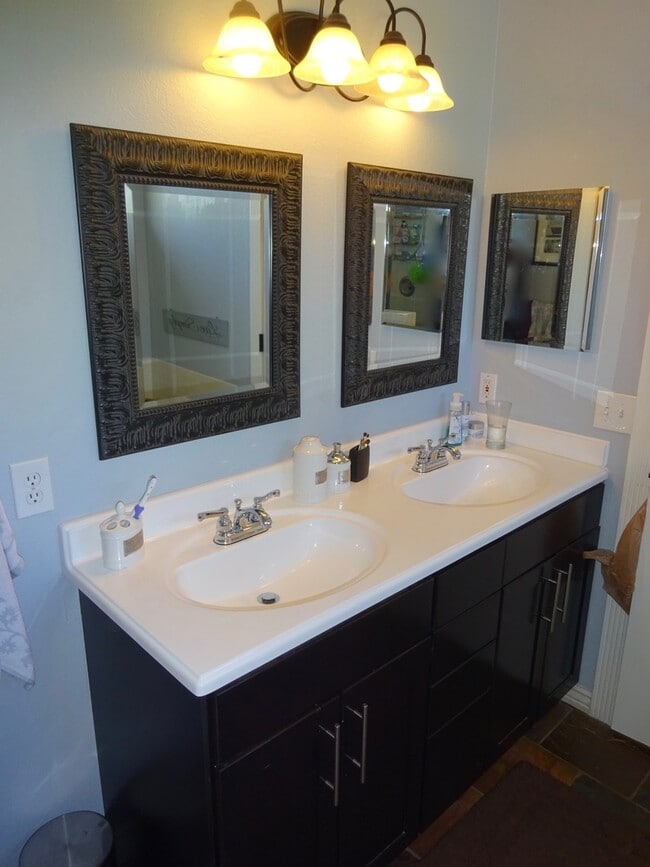Building Photo - 6473 S Tabor Ct