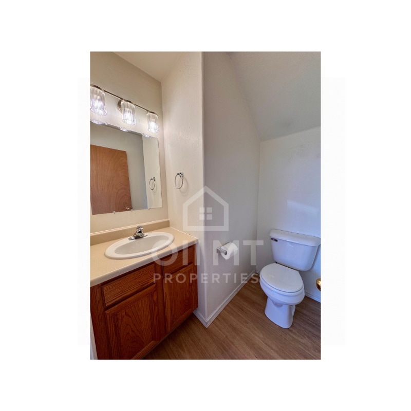 Building Photo - 1890 N Belmar Dr