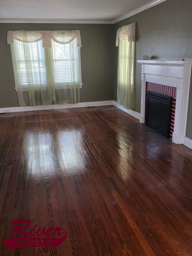 Building Photo - Brick home in Augusta!