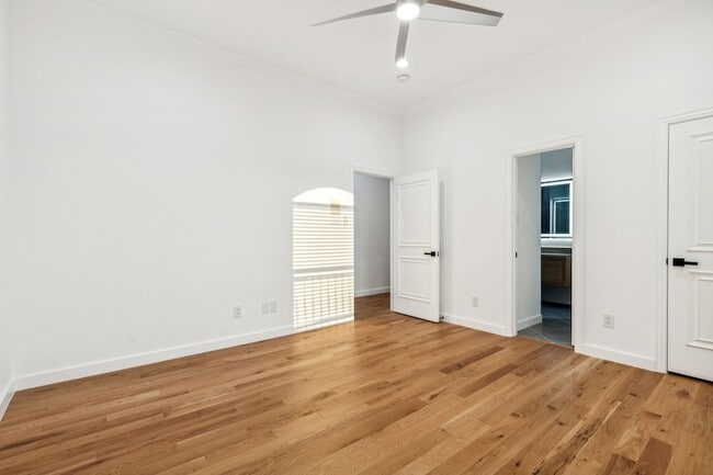 Building Photo - 1229 Strathmore Dr