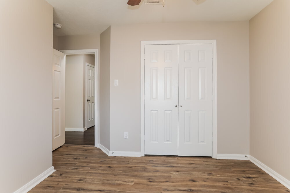Building Photo - 311 Lake View Dr