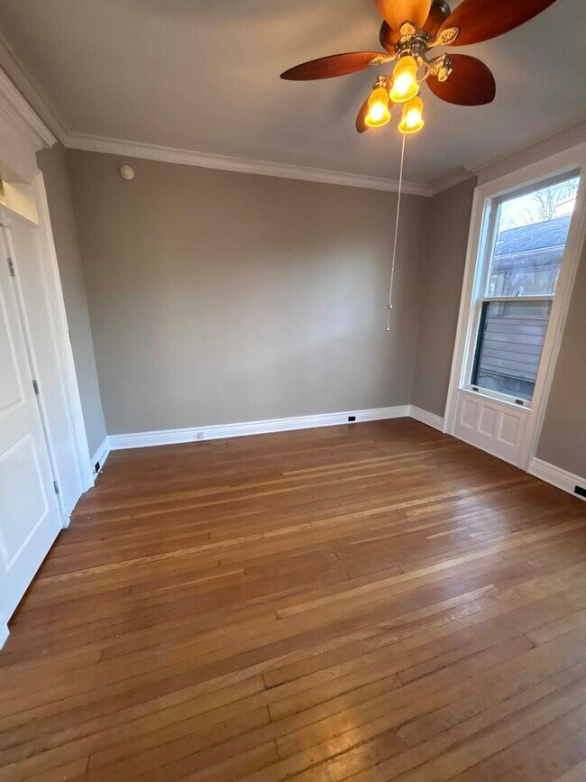 Building Photo - 509 Monroe Ave