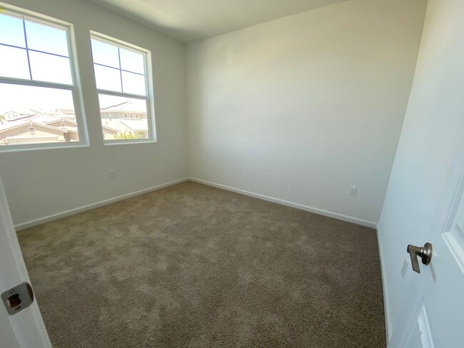 Building Photo - Spacious 4-Bedroom New Build in Prime Nort...