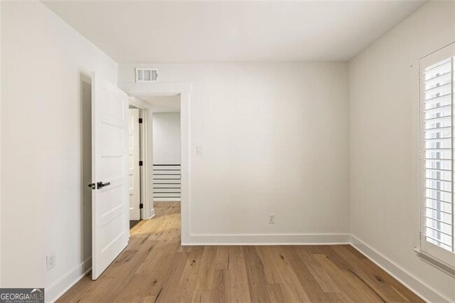 Building Photo - 72 Ivy Pkwy NE