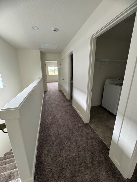 Building Photo - 6926 N Madison Cir