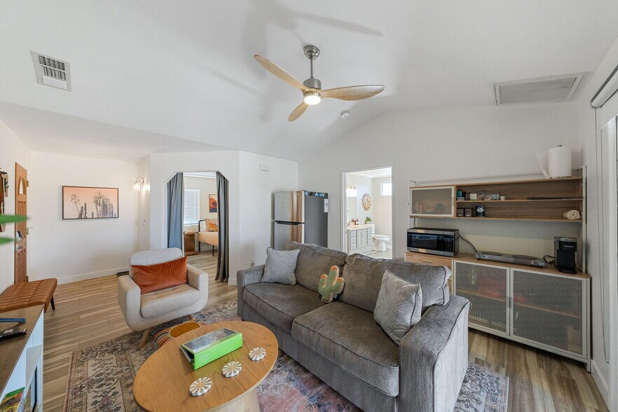 Building Photo - 58328 Bonanza Dr