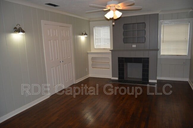 Building Photo - 716 W Cantey St