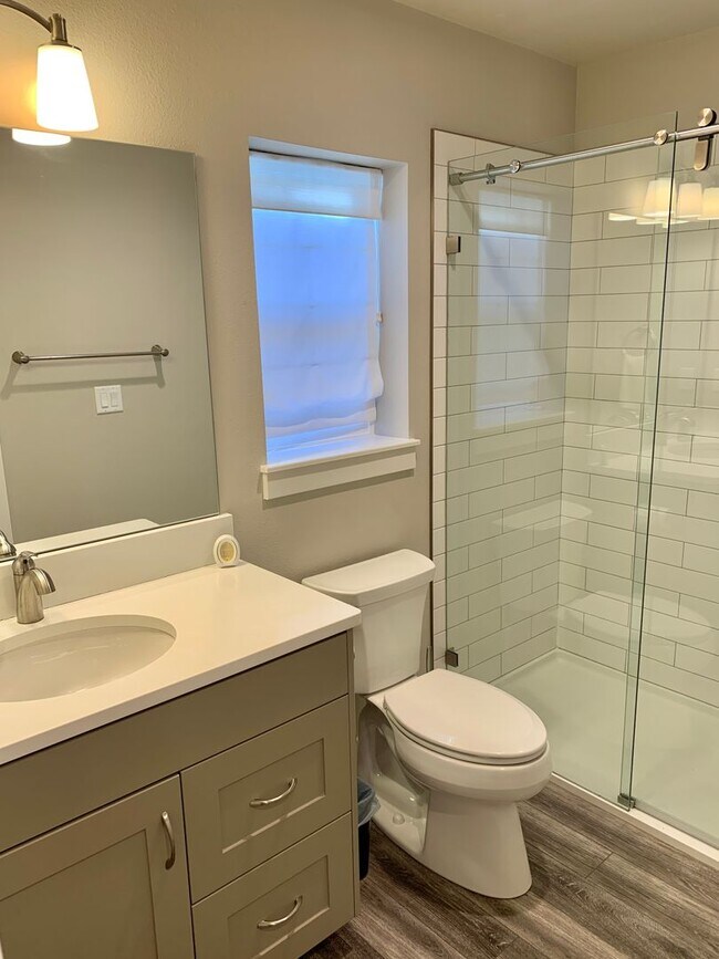 Building Photo - Stunning 3bd, 2ba Home Close To Downtown Loveland!