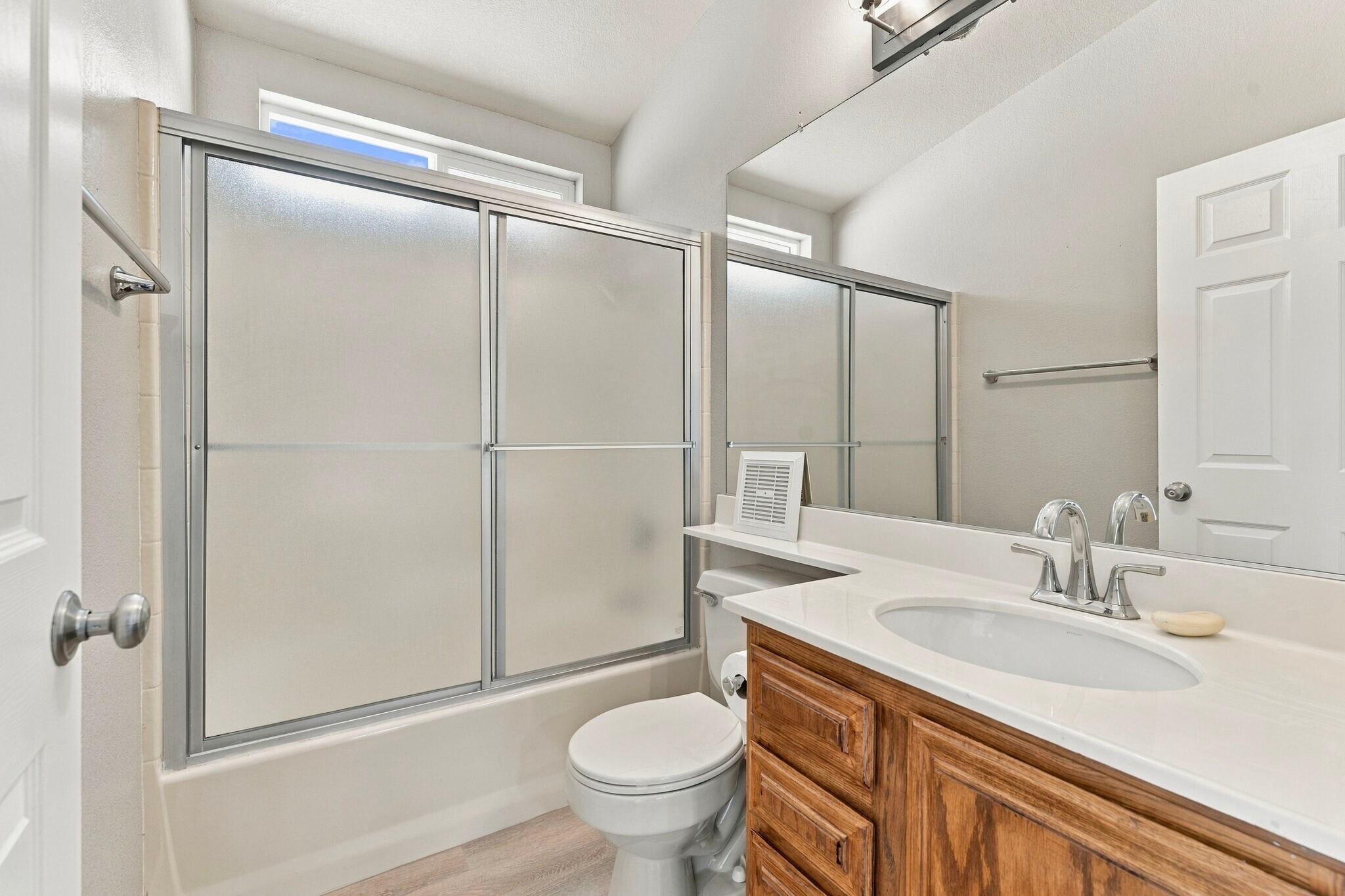 Guest Bath - 2010 W San Marcos Blvd