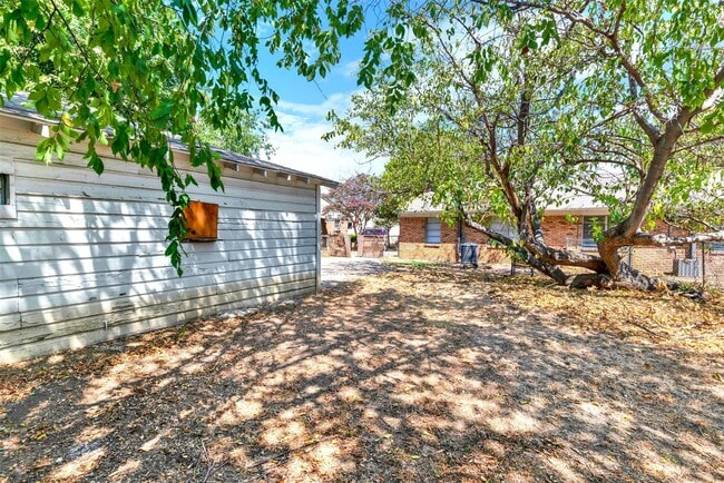 Building Photo - 9724 Windburn Dr