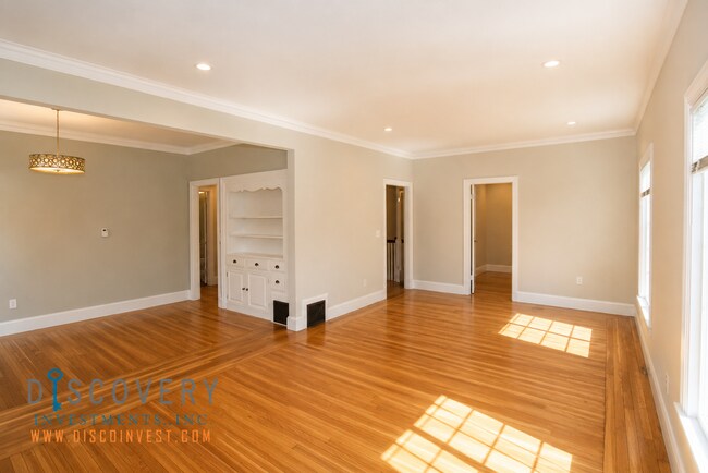 Building Photo - 544 Merritt Ave