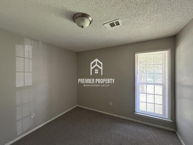 Building Photo - 10554 French Fort Dr
