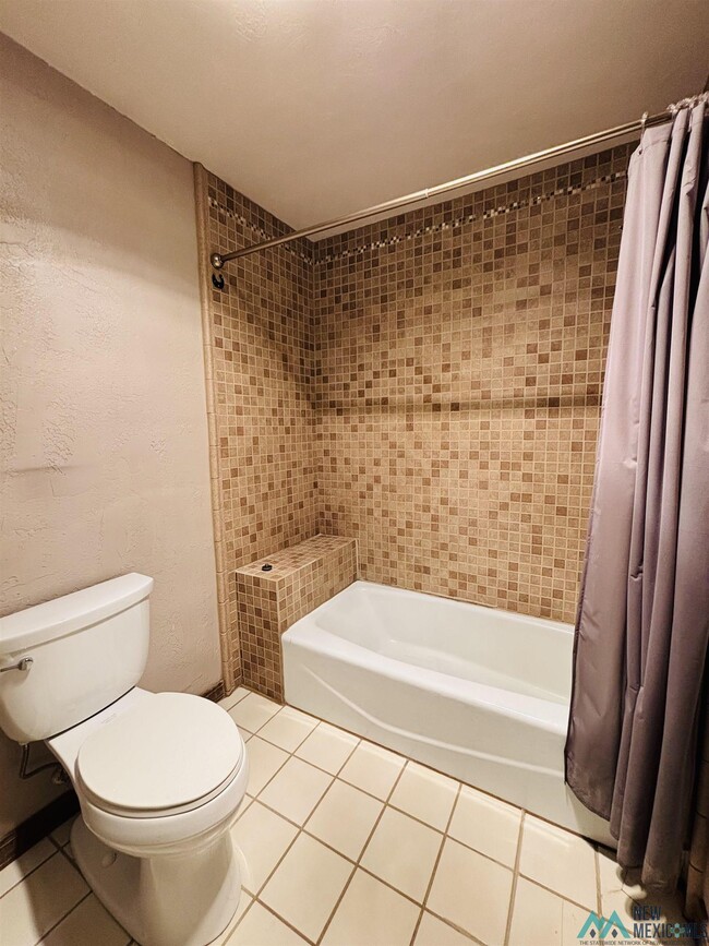 Building Photo - 1917 Colonial Pkwy