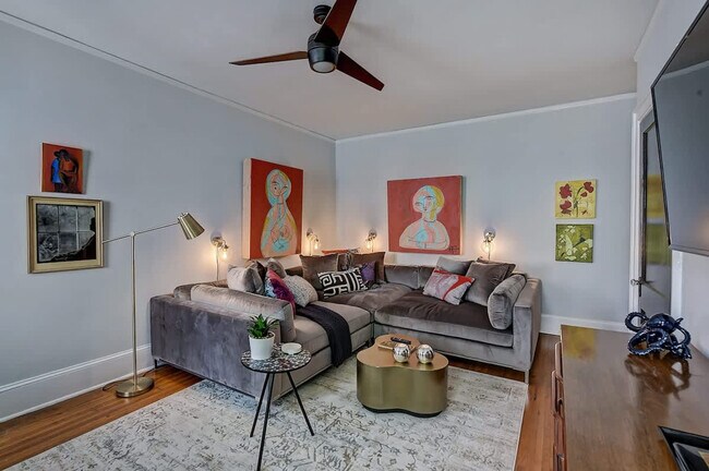 Building Photo - 518 Lamar Ave